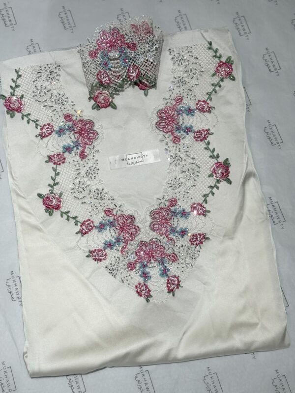 S05 - White Lace