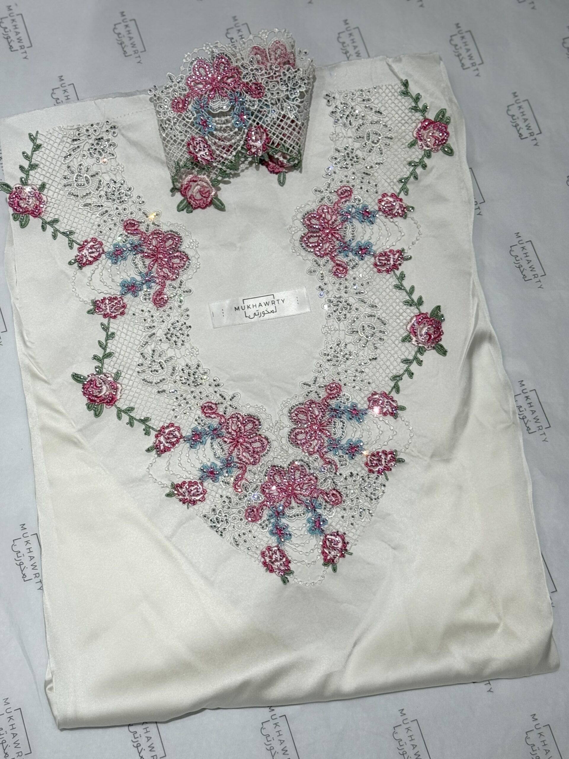 S05 - White Lace - Image 1