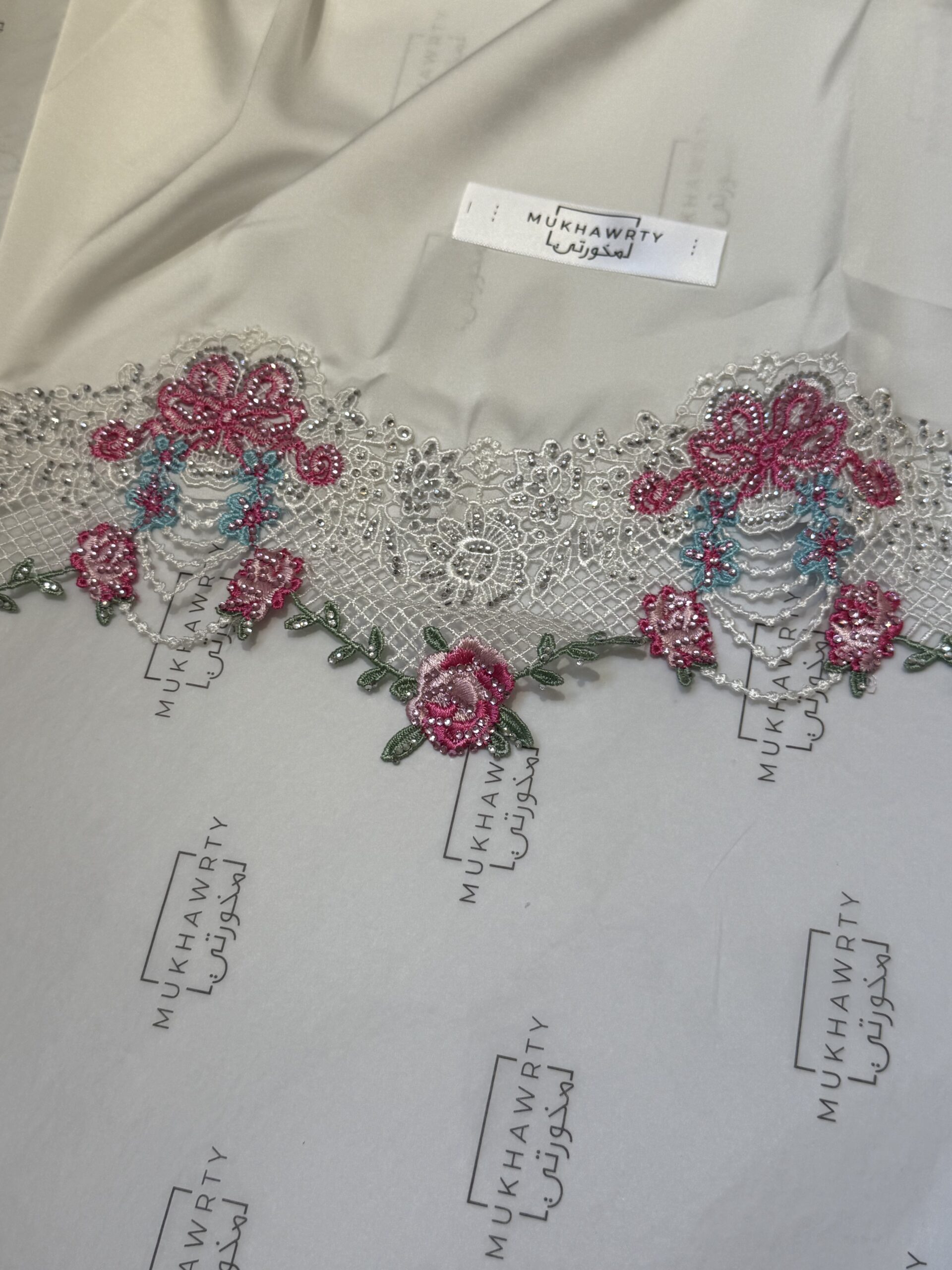 S05 - White Lace - Image 2
