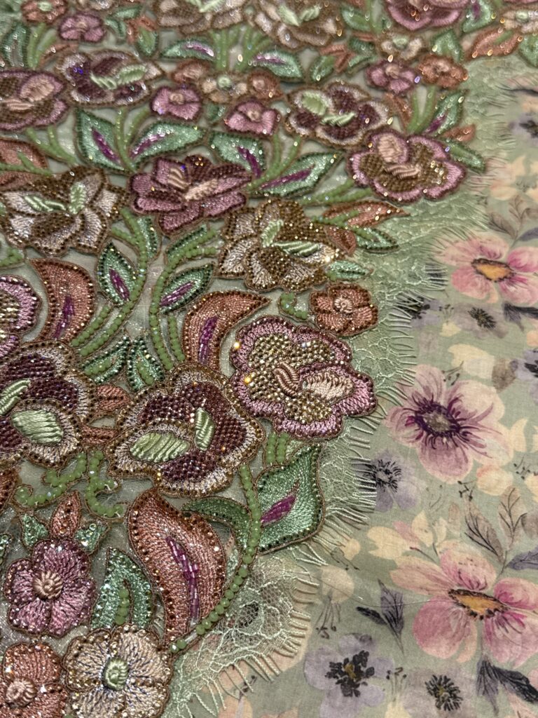 C10 - Floral Lace