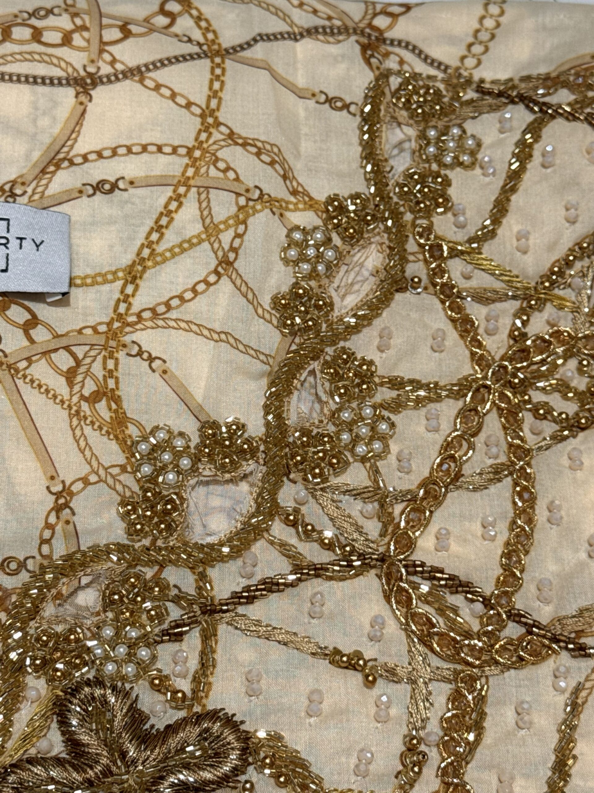 C09 - Golden Chains - Image 3