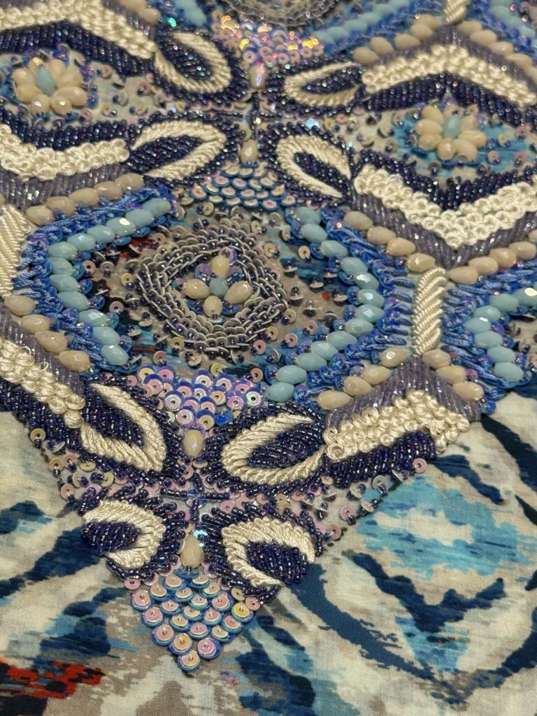 C12 - Geometric Blue