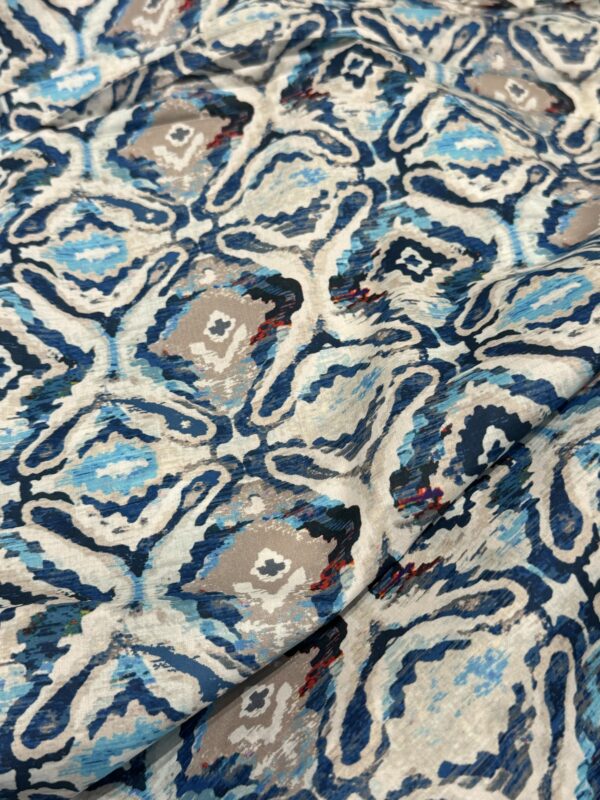 C12 - Geometric Blue - Image 4