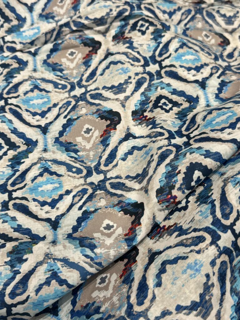C12 - Geometric Blue