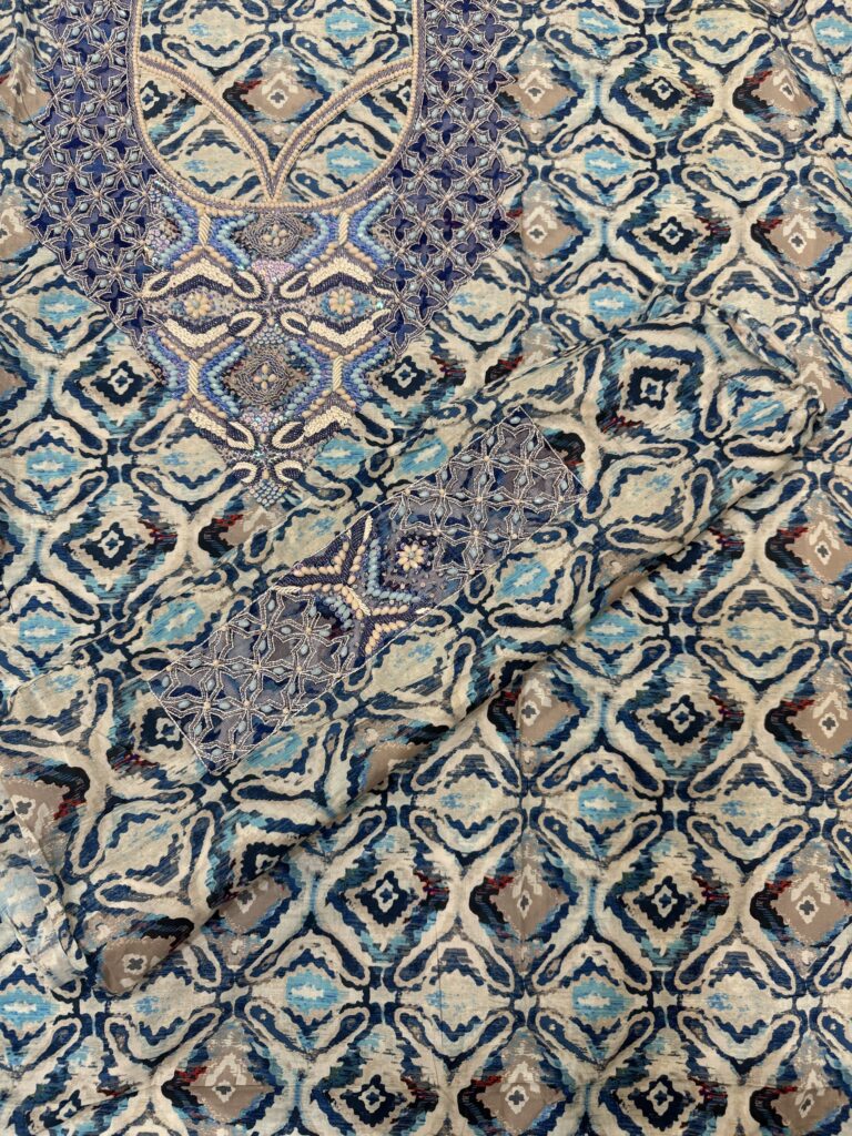 C12 - Geometric Blue