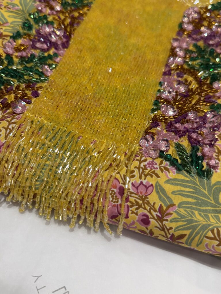 L01 - Yellow Tassels