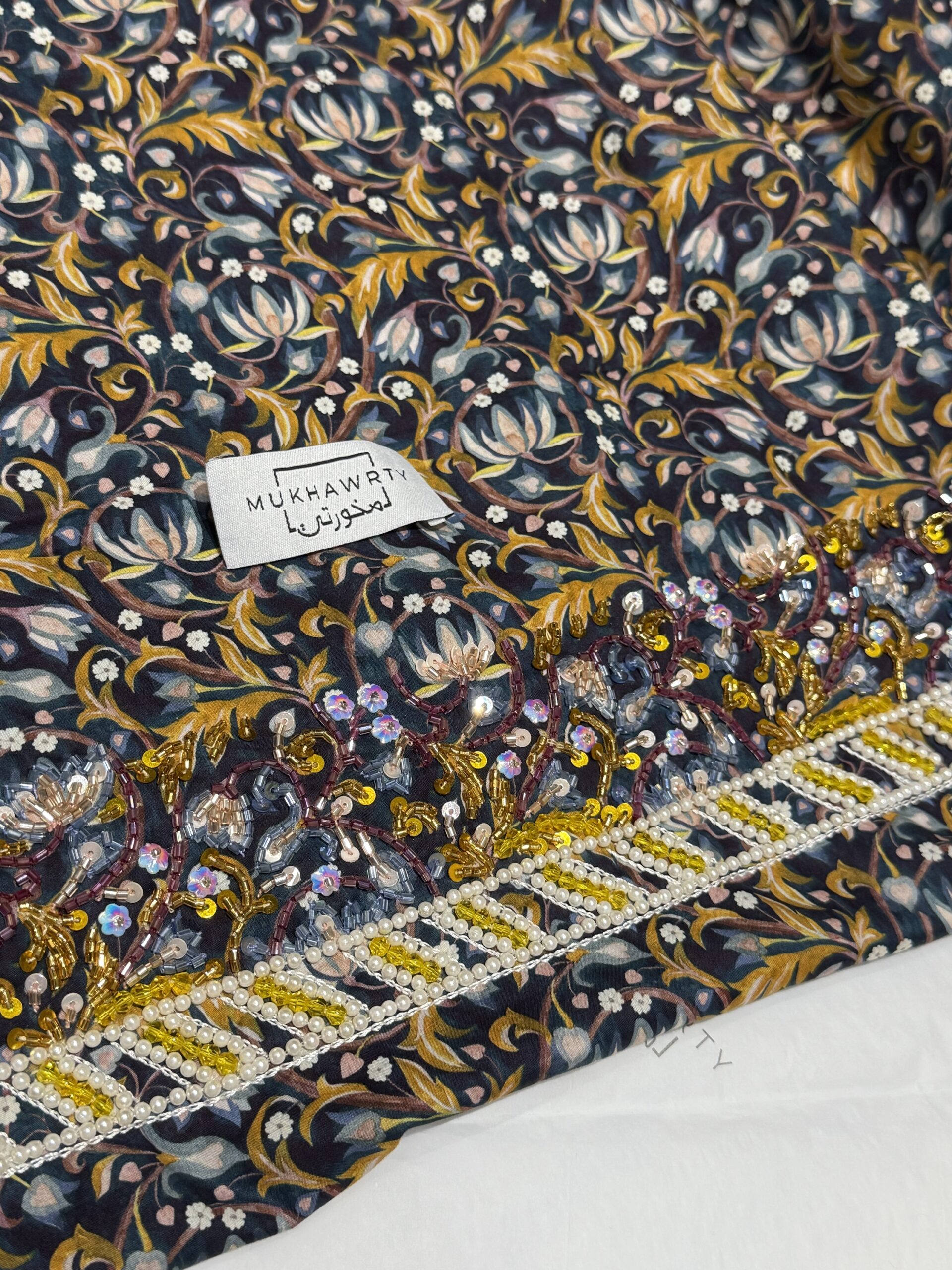 L03 - Navy Garden - Image 2